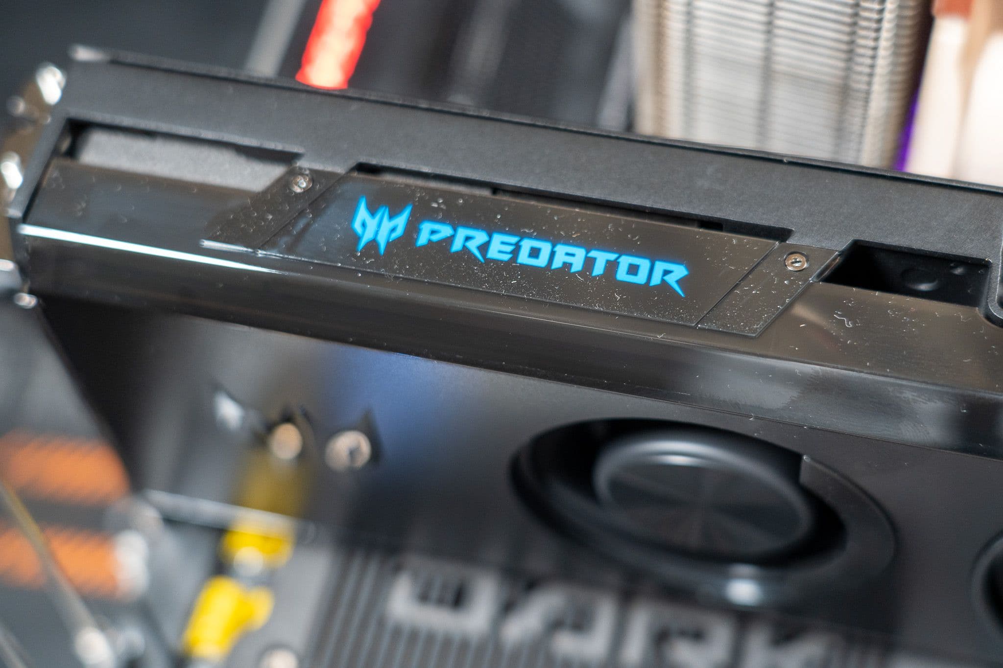 [開箱] 市場挑戰者 Predator BiFrost RX7600 圖片 15