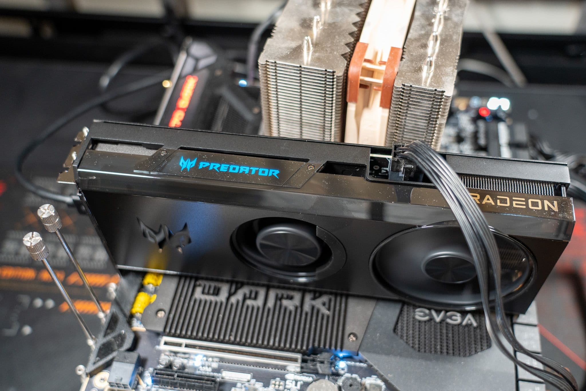 [開箱] 市場挑戰者 Predator BiFrost RX7600 圖片 14
