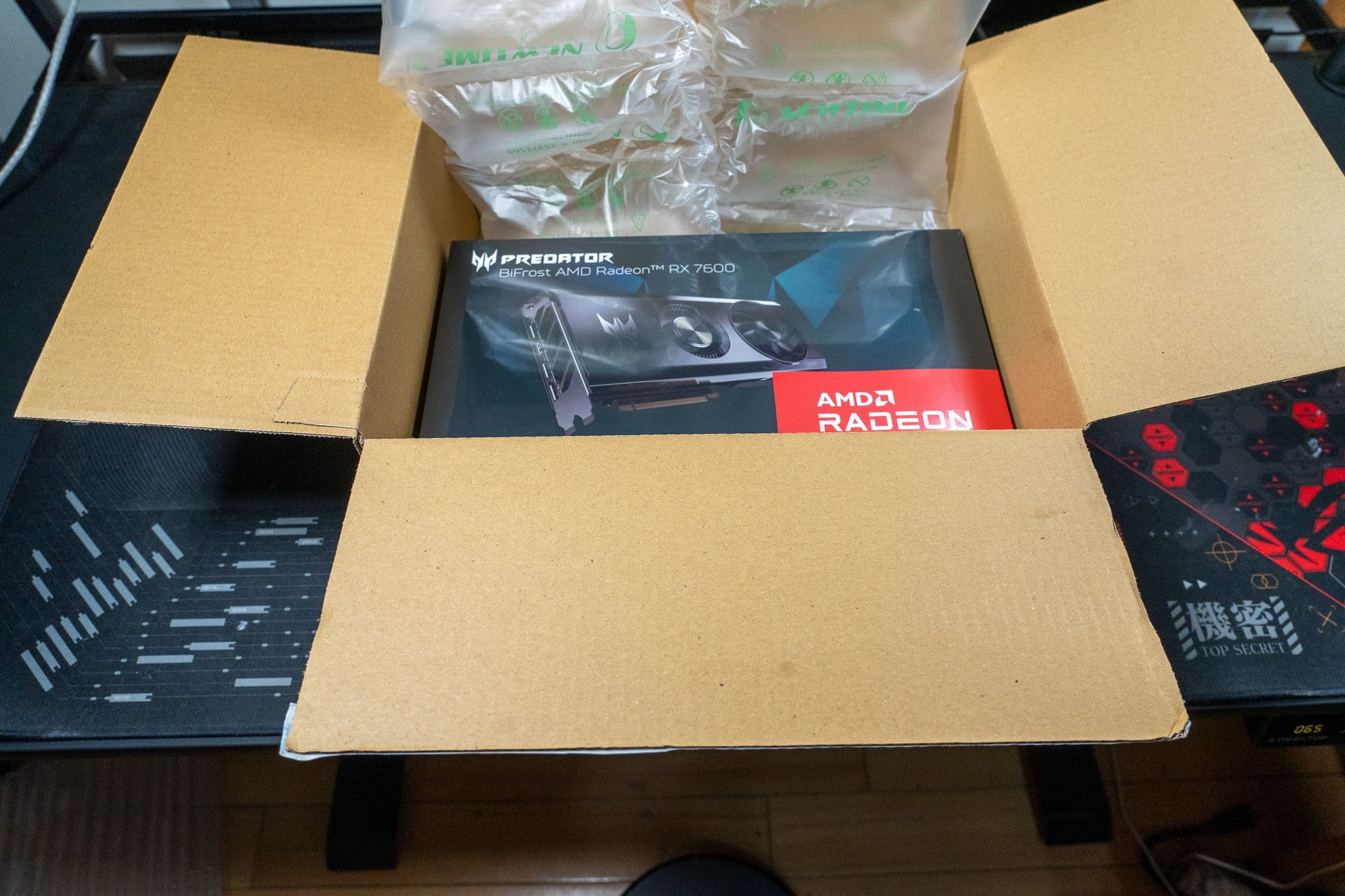 [開箱] 市場挑戰者 Predator BiFrost RX7600 圖片 1
